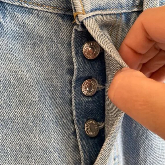 Levis Premium 501 Original Fit Jean Light Wash Size 27x30 100% Cotton Button Fly - Picture 5 of 16